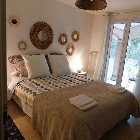 Régusse Chez Marie Bed & Breakfast エクステリア 写真