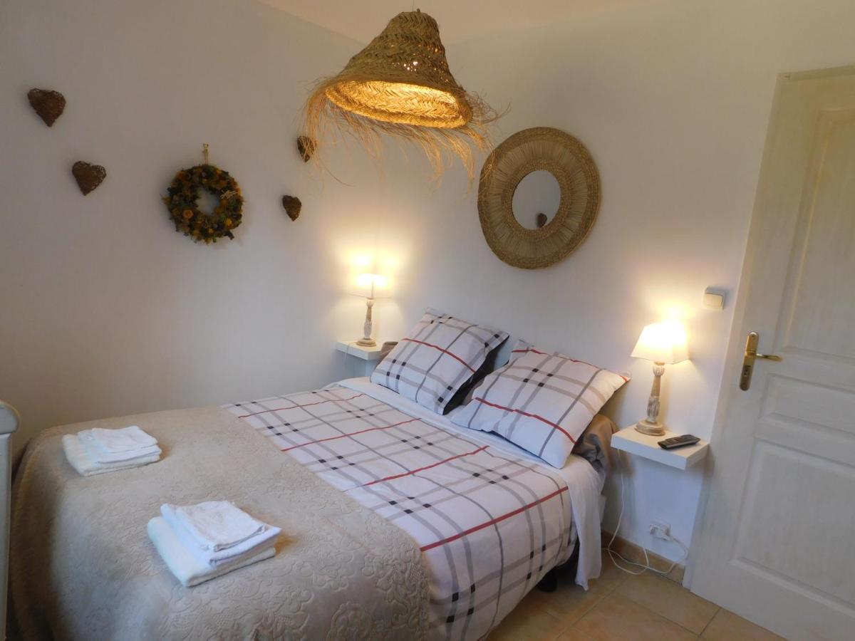 Régusse Chez Marie Bed & Breakfast エクステリア 写真