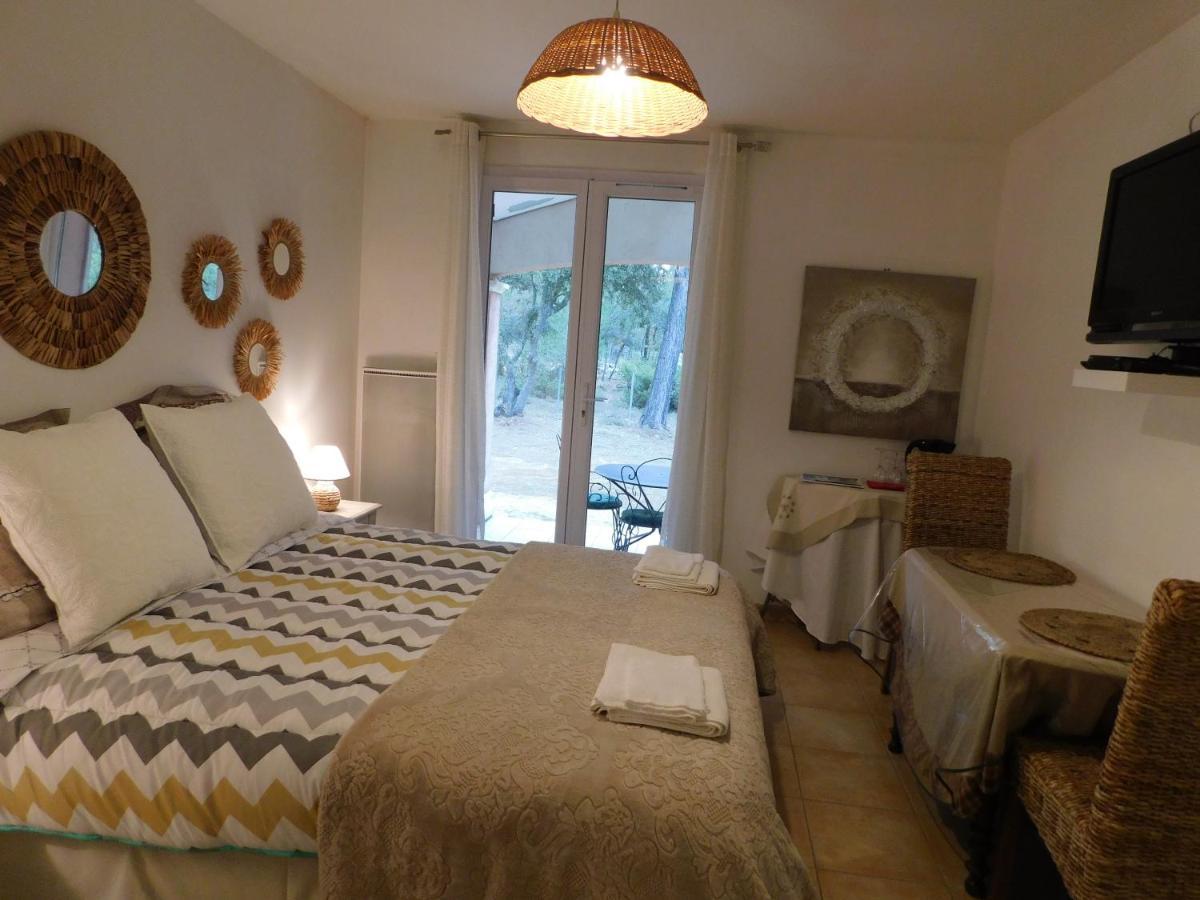 Régusse Chez Marie Bed & Breakfast エクステリア 写真